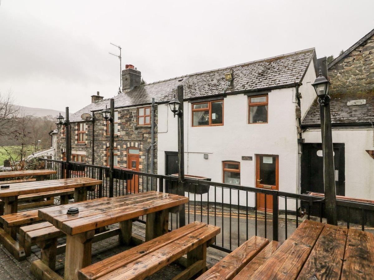 Triangle Inn Coachouse Rhayader Exterior foto